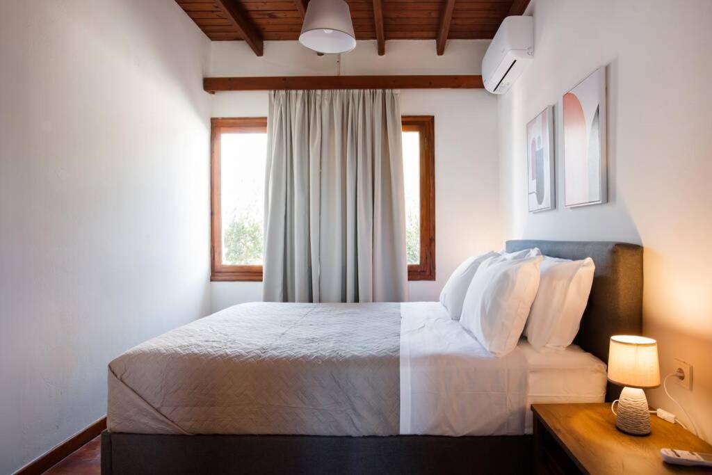 Chania Living Stories Villa With Piano Exterior photo